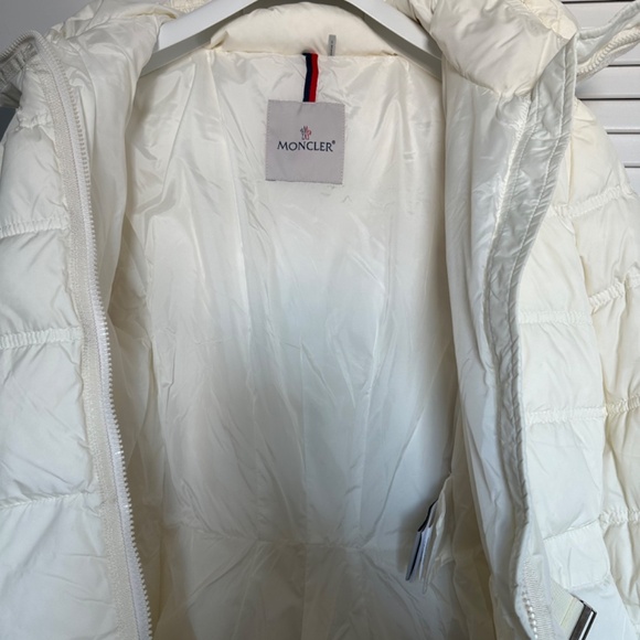 Moncler - Accenteur Belted Puffer Coat - Picture 7 of 11